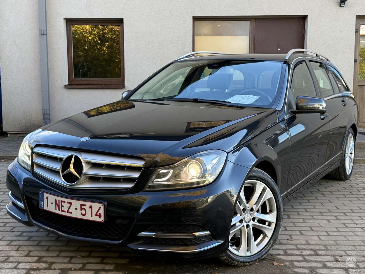 Mercedes-Benz C200 2014 — rear view