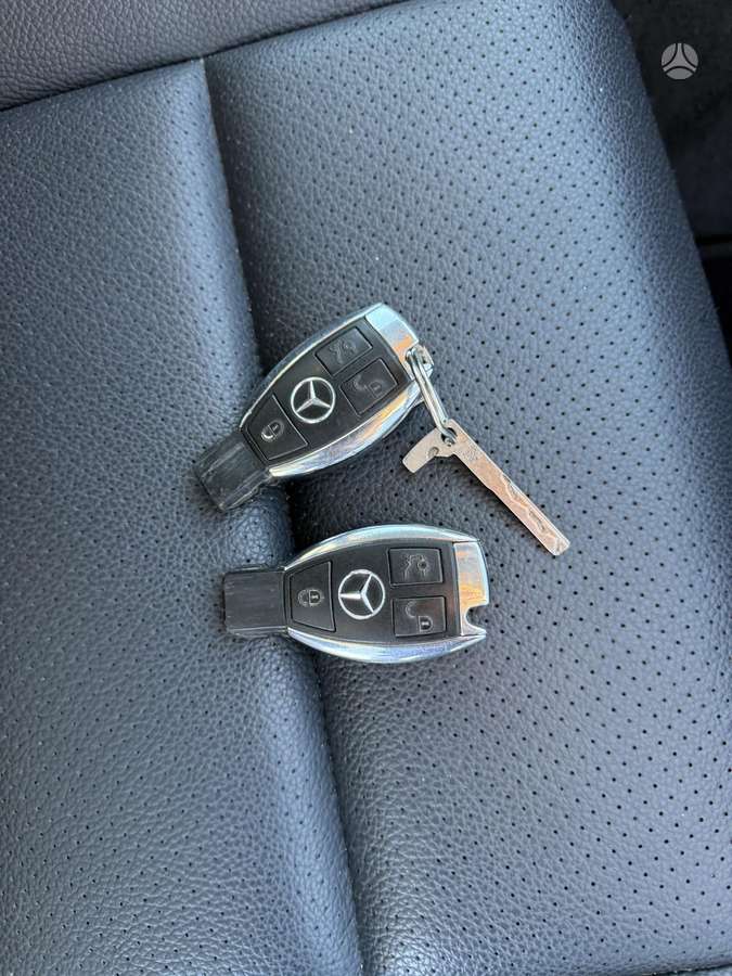 Mercedes-Benz C200 2014 — photo 20