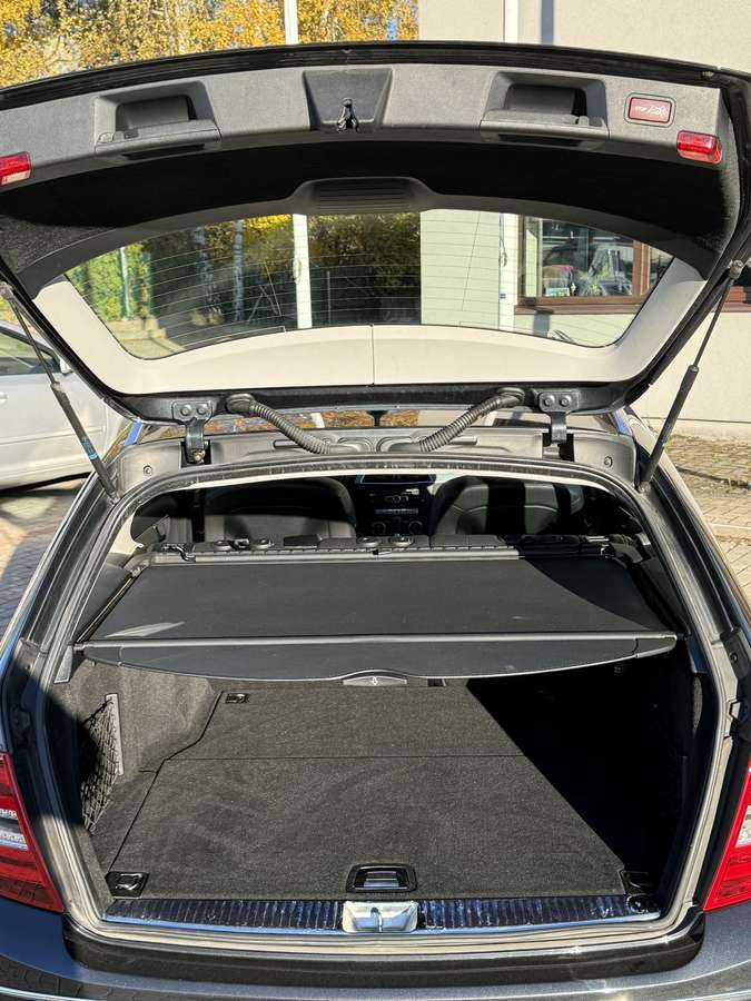 Mercedes-Benz C200 2014 — photo 21