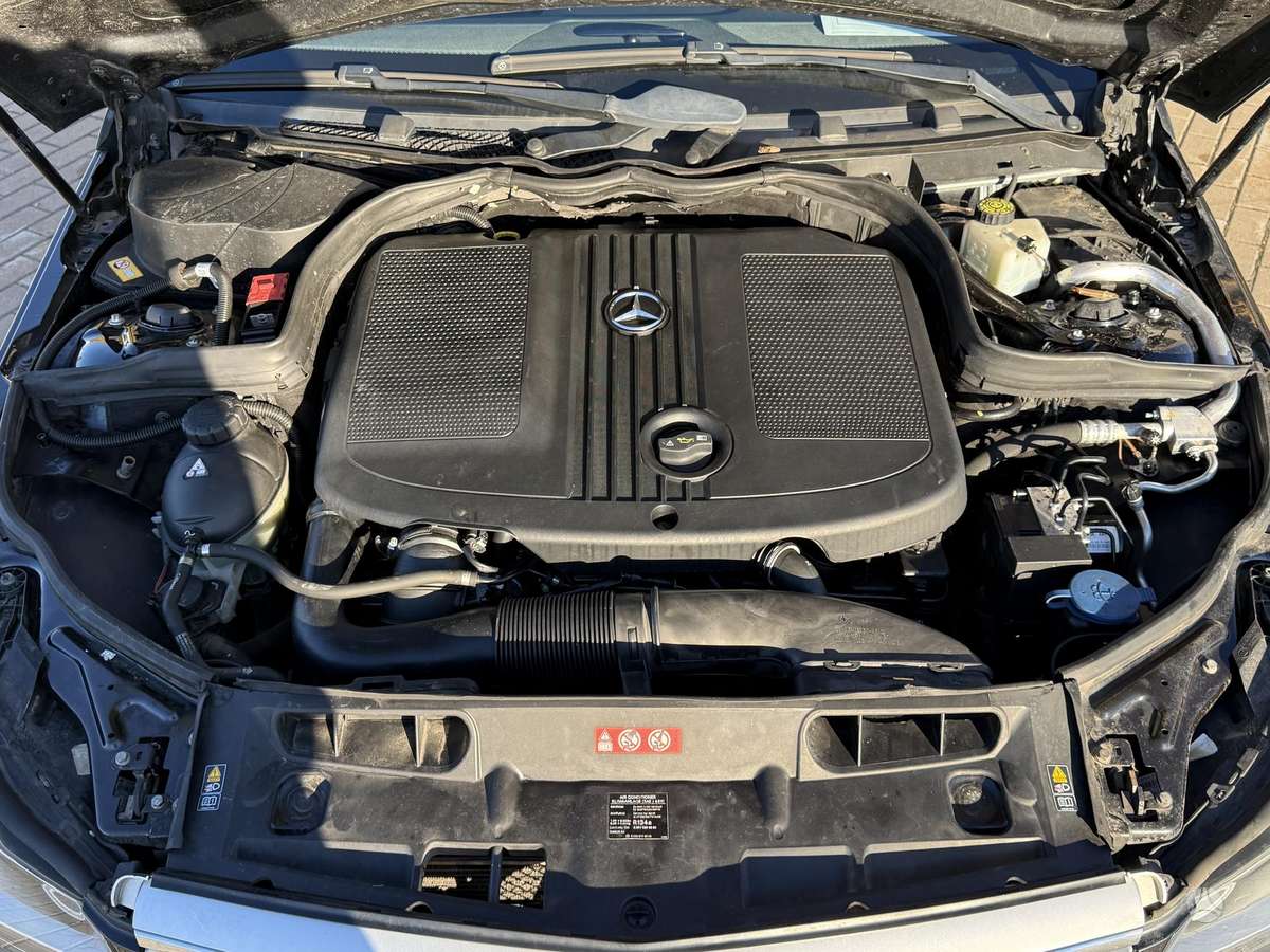 Mercedes-Benz C200 2014 — photo 23