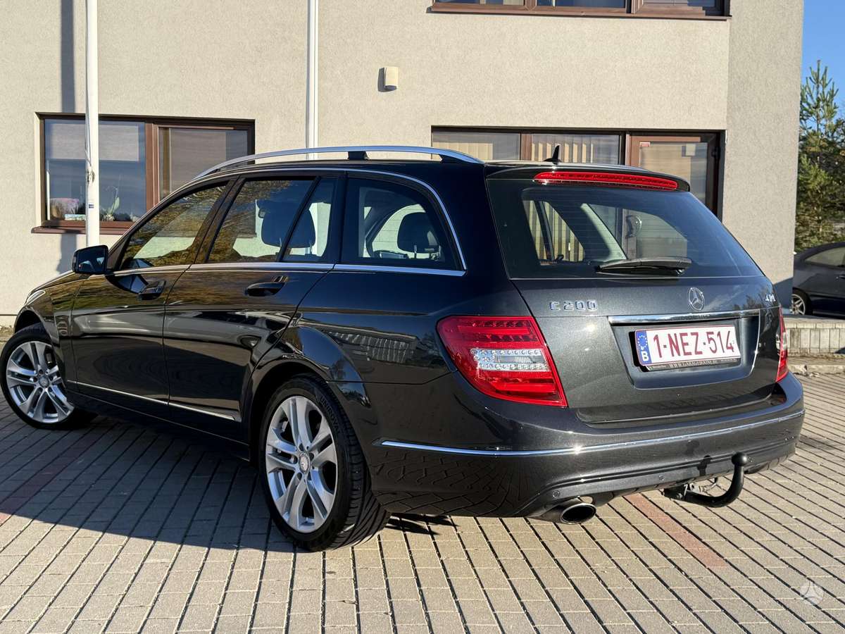 Mercedes-Benz C200 2014 — photo 9
