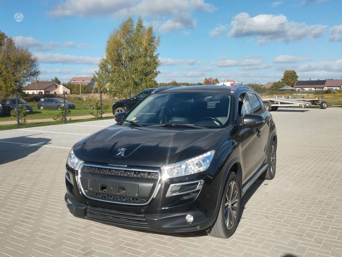 Peugeot 4008 2013 — вигляд ззаду