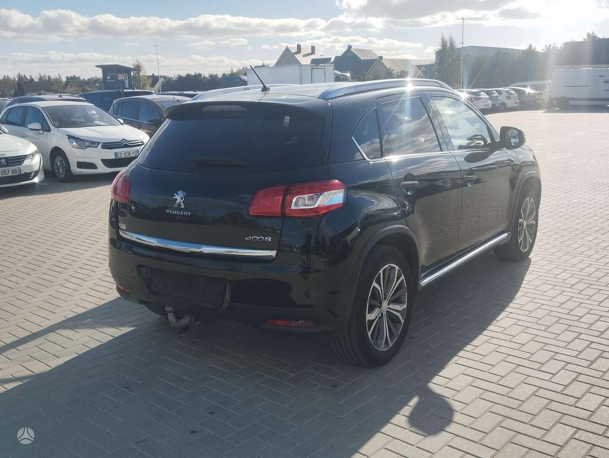 Peugeot 4008 2013 — двигун 1798 cm³
