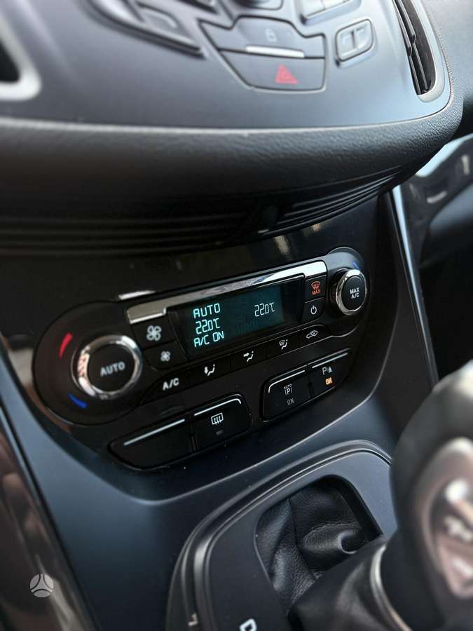 Ford Kuga 2013 — photo 17