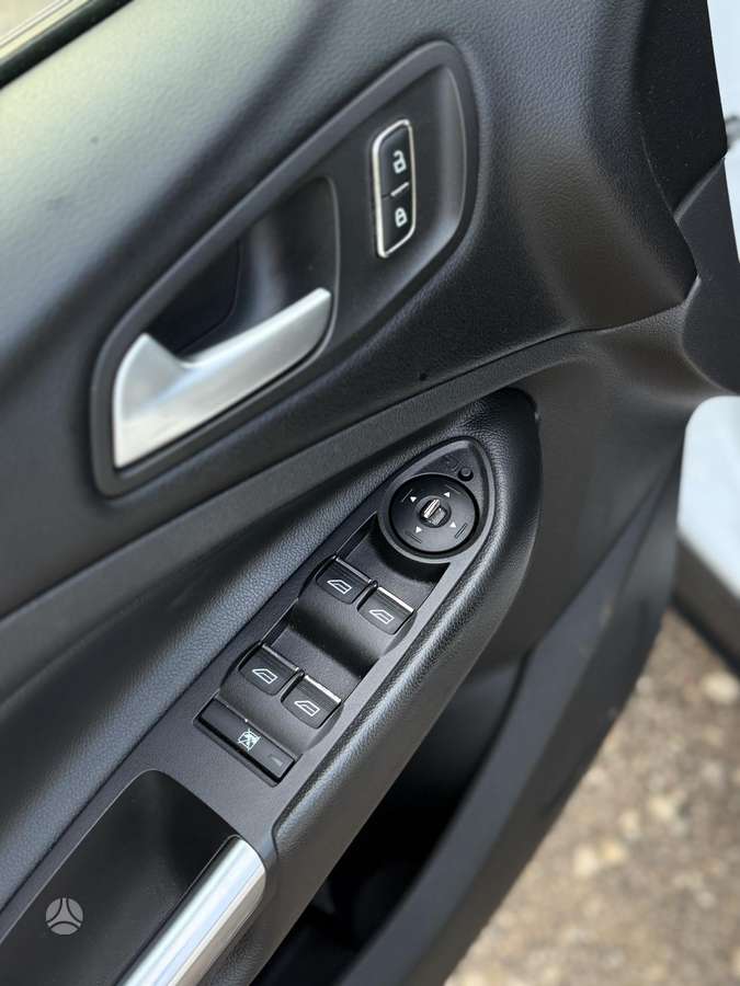 Ford Kuga 2013 — photo 26