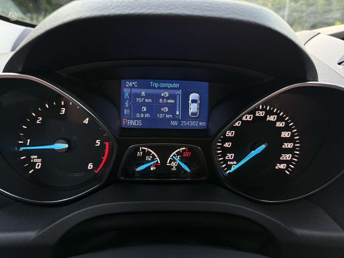 Ford Kuga 2013 — photo 27
