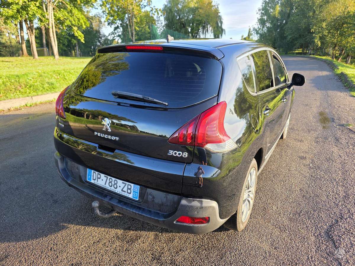 Peugeot 3008 2015 — interior