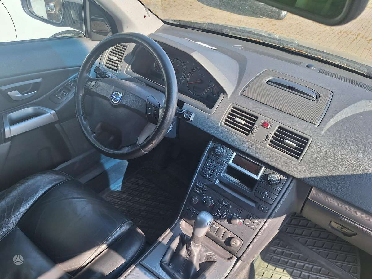 Volvo XC90 2005 — photo 12
