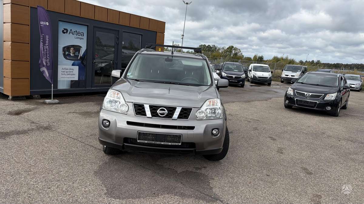 Nissan X-Trail 2008 — rear view