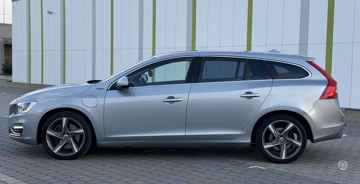 Volvo V60 2014 — фото 10