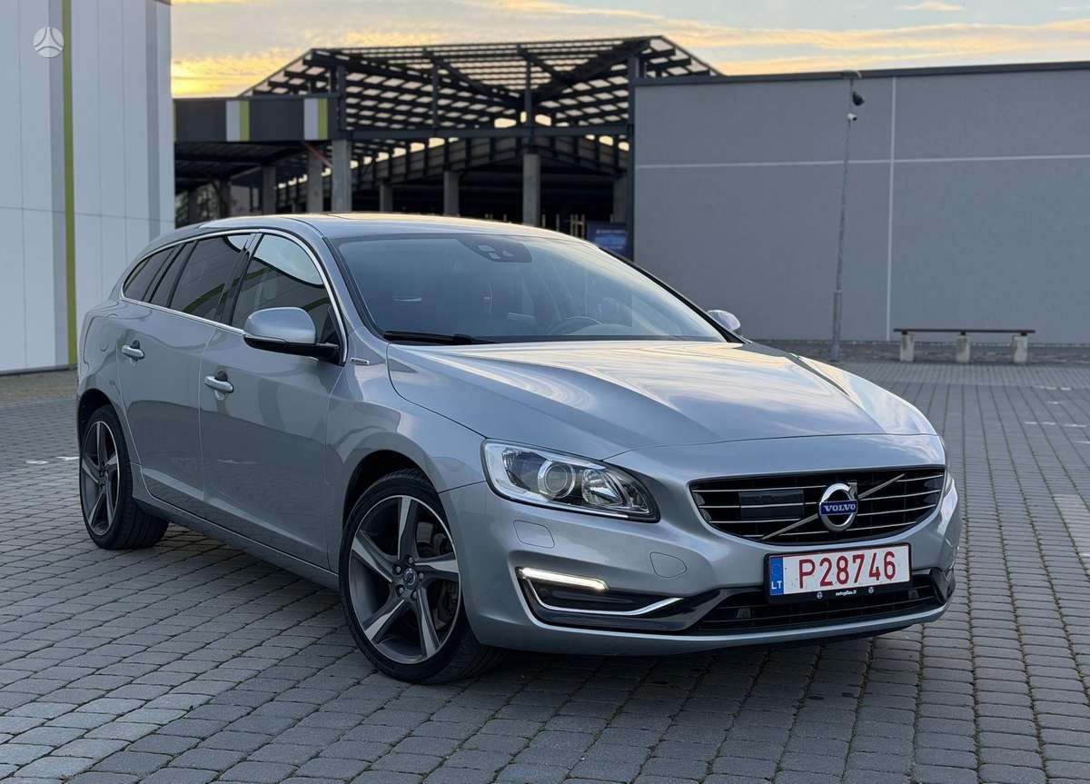 Volvo V60 2014 — фото 11