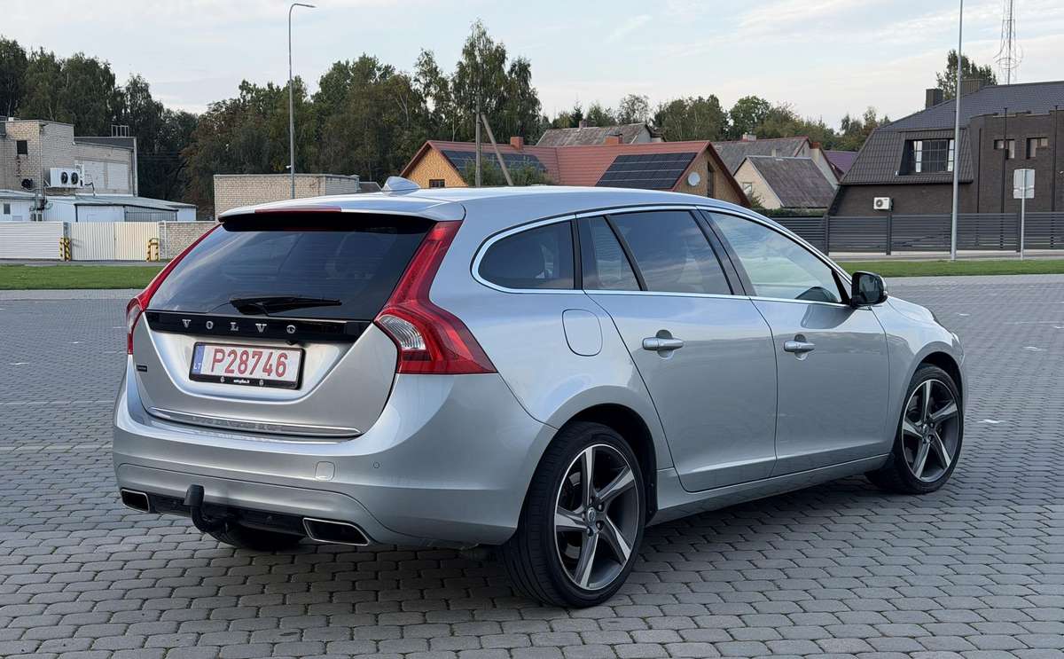 Volvo V60 2014 — фото 12