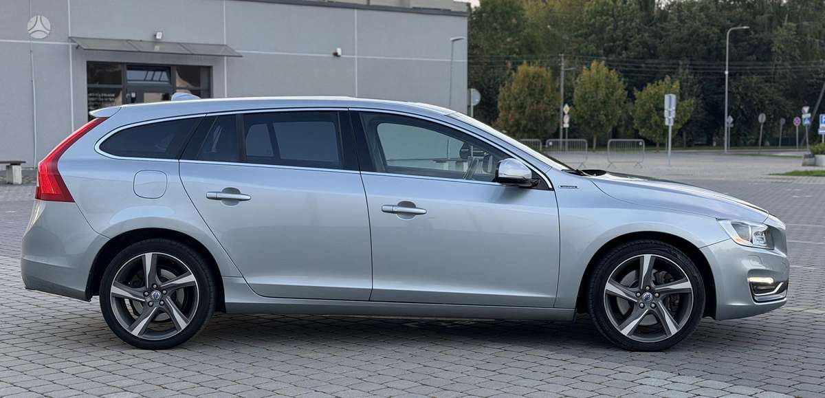 Volvo V60 2014 — салон