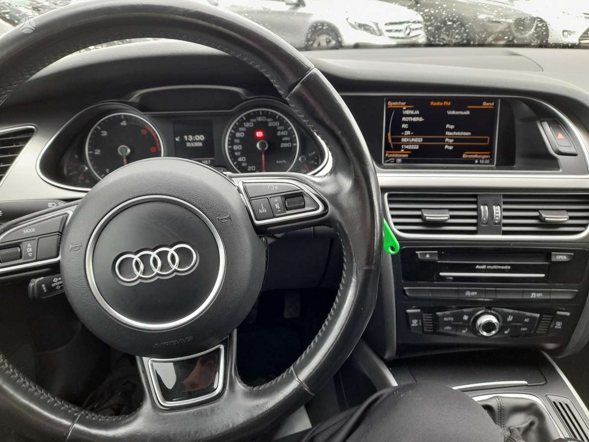 Audi A4 2013 — фото 19