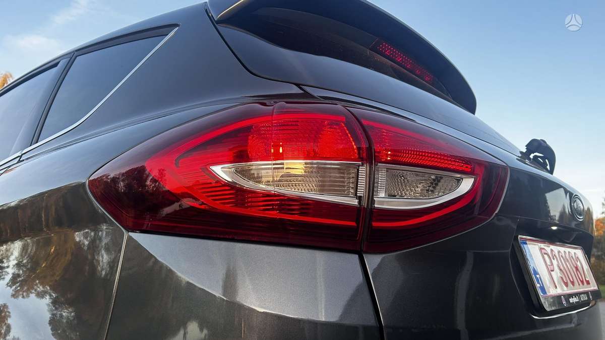 Ford C-MAX 2015 — photo 21