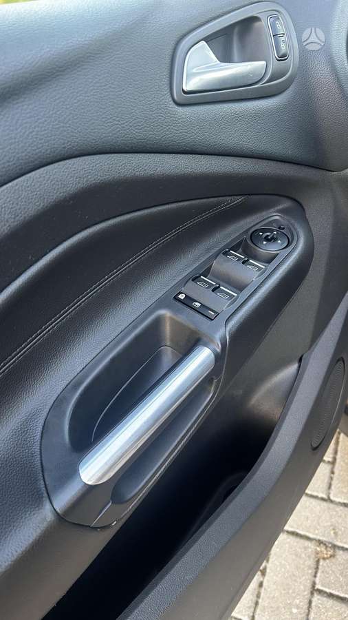 Ford C-MAX 2015 — photo 31