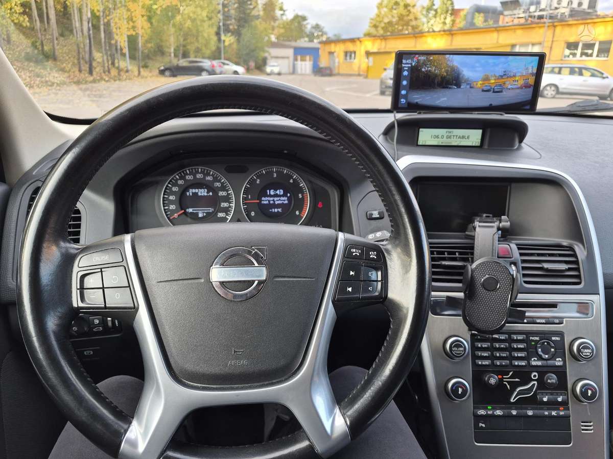 Volvo XC60 2010 — photo 12
