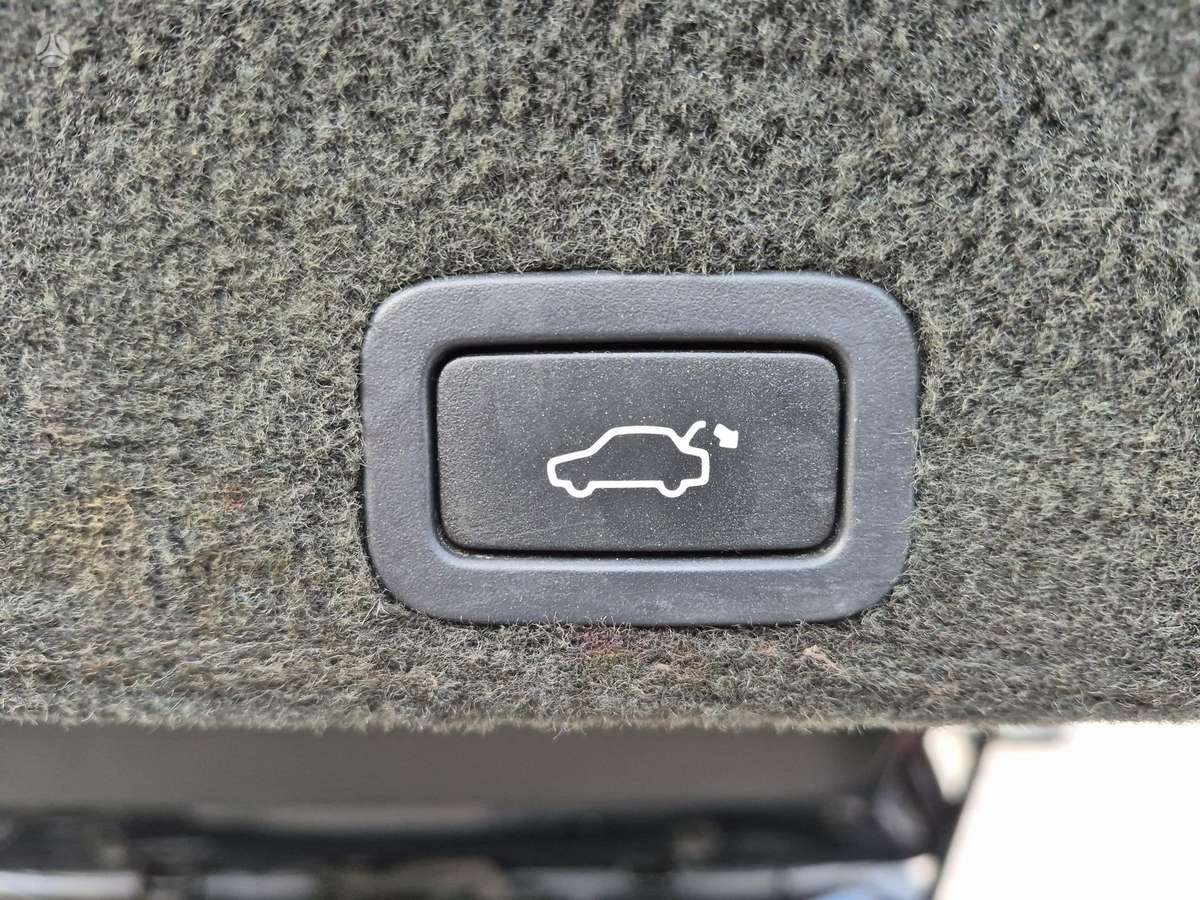 Volvo XC60 2010 — photo 13