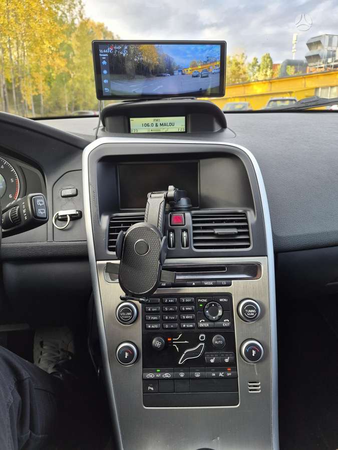 Volvo XC60 2010 — photo 15