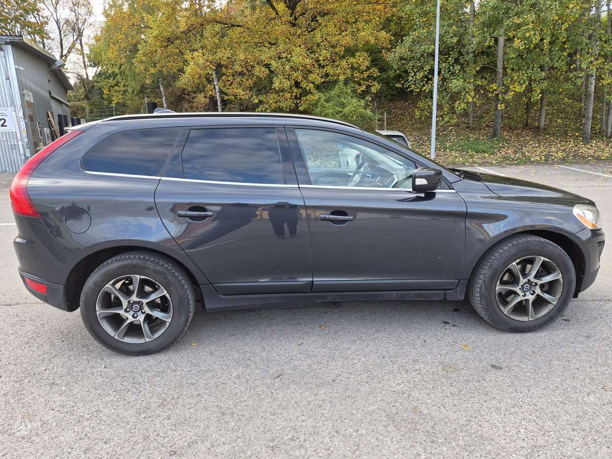 Volvo XC60 2010 — photo 5