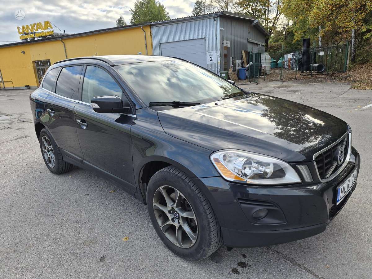Volvo XC60 2010 — photo 7