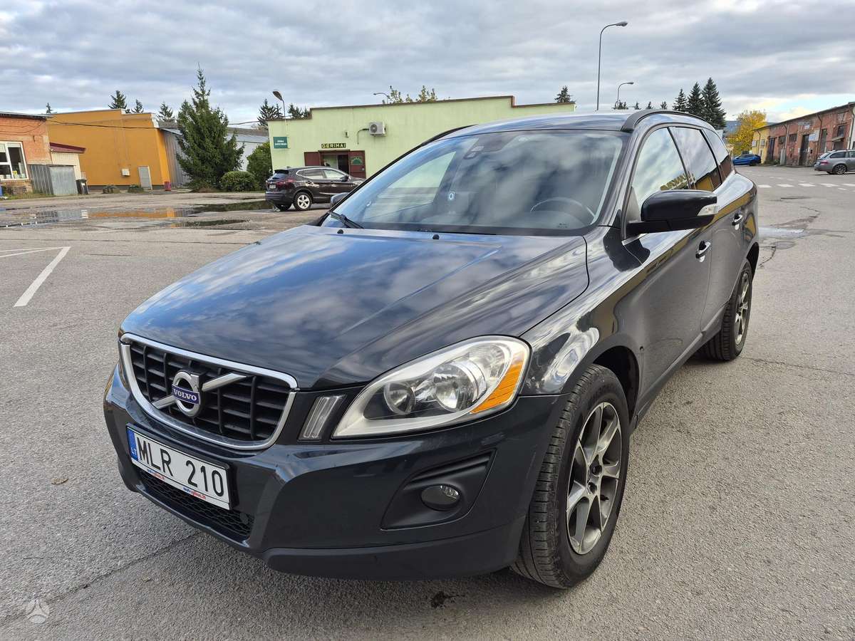 Volvo XC60 2010 — photo 8