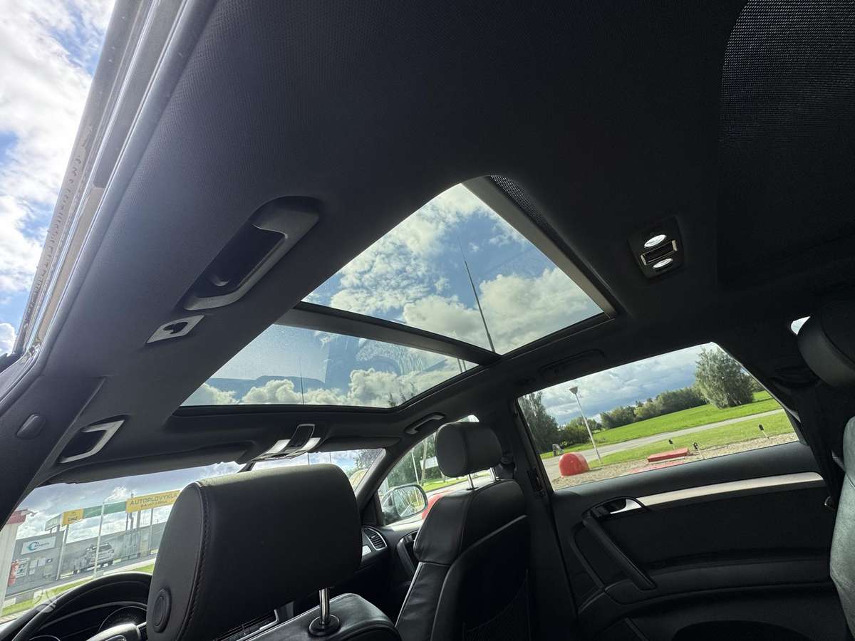 Audi Q7 2010 — photo 6