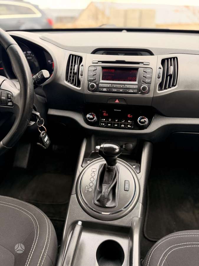 Kia Sportage 2011 — photo 17