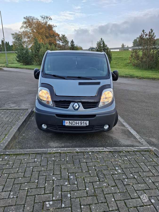 Renault Trafic 2007 — вигляд ззаду