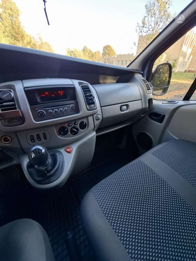 Renault Trafic 2007 — фото 26