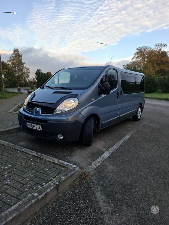Renault Trafic 2007 — салон