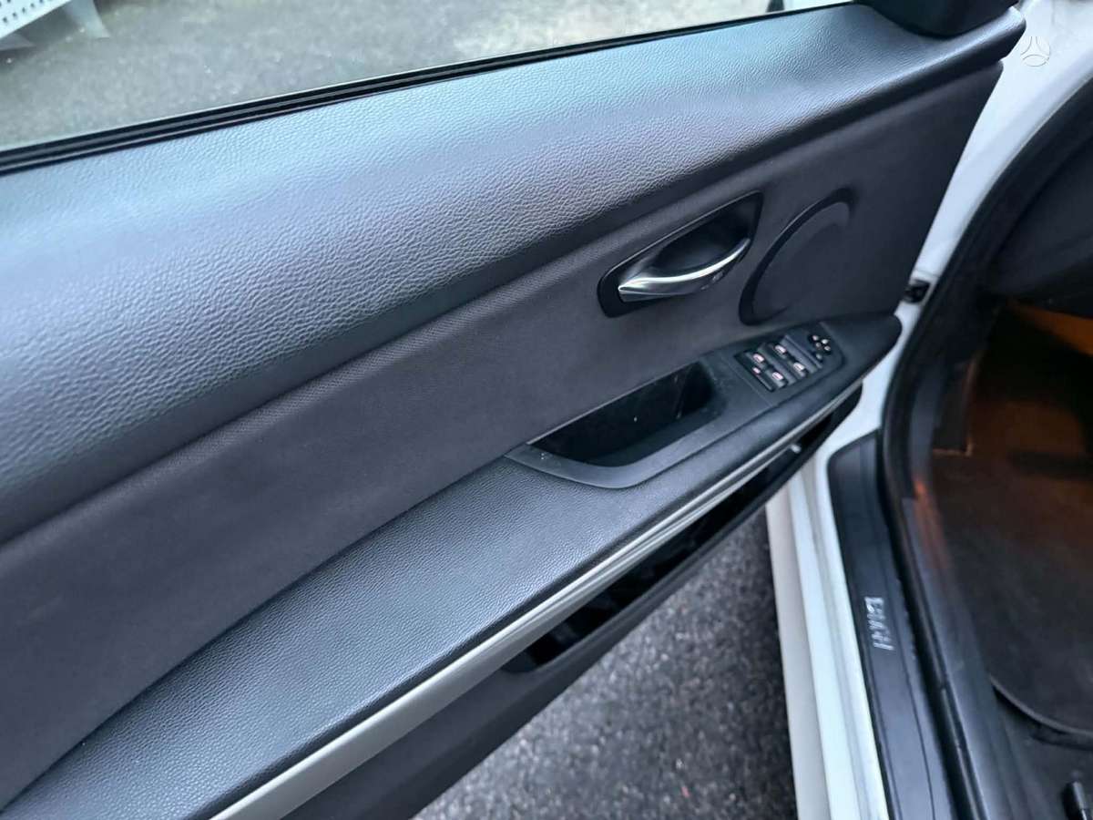 BMW 320 2007 — photo 10
