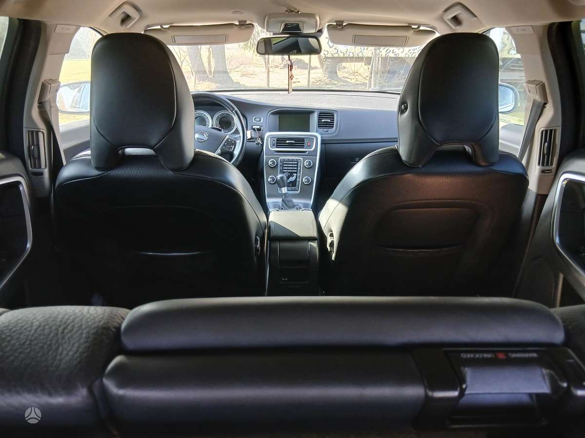 Volvo V60 2011 — photo 5
