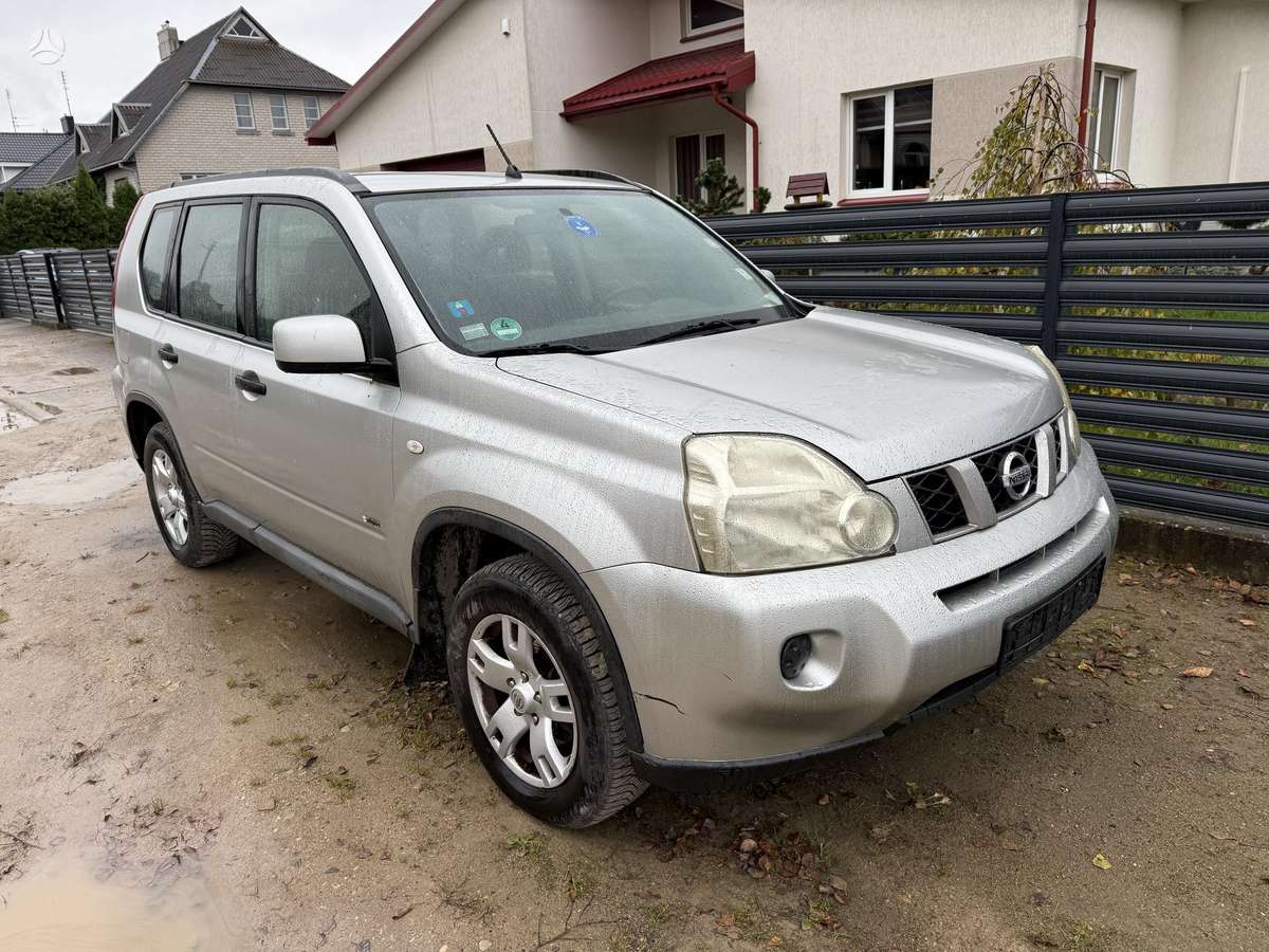 Nissan X-Trail 2009 — interior
