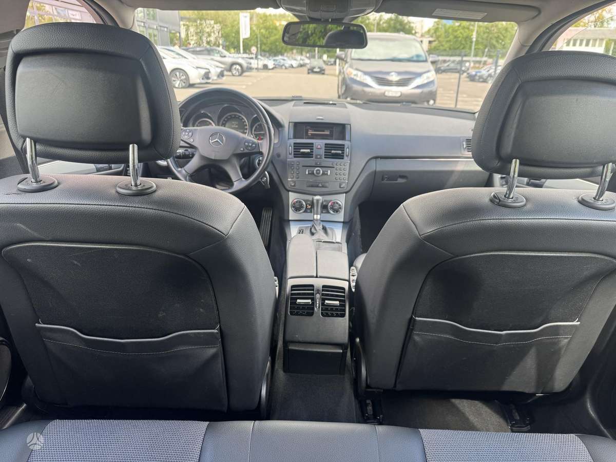 Mercedes-Benz C220 2010 — photo 15