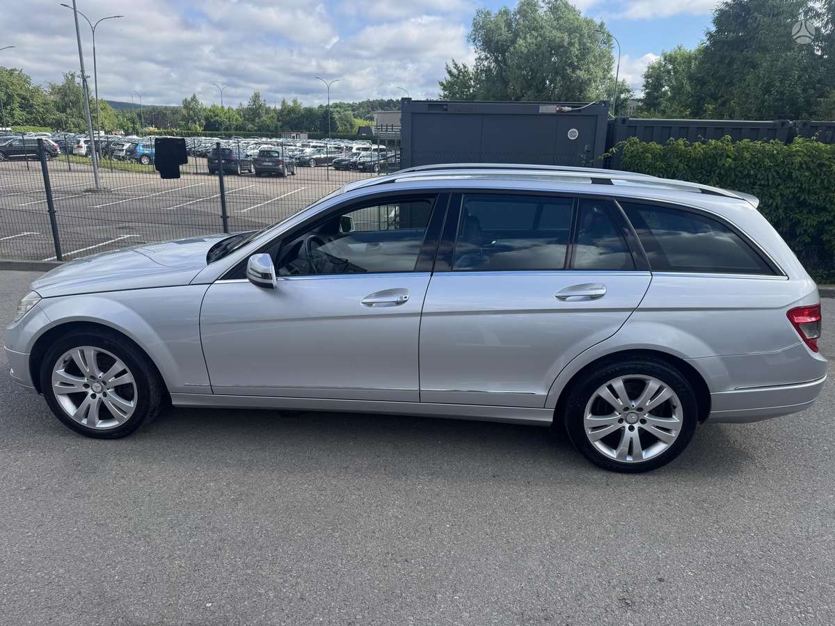 Mercedes-Benz C220 2010 — photo 7
