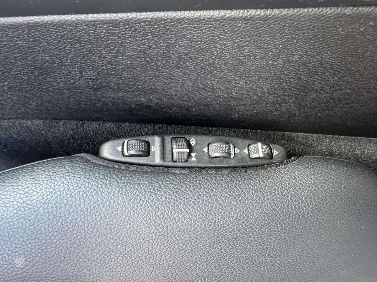 Mercedes-Benz C220 2010 — photo 9