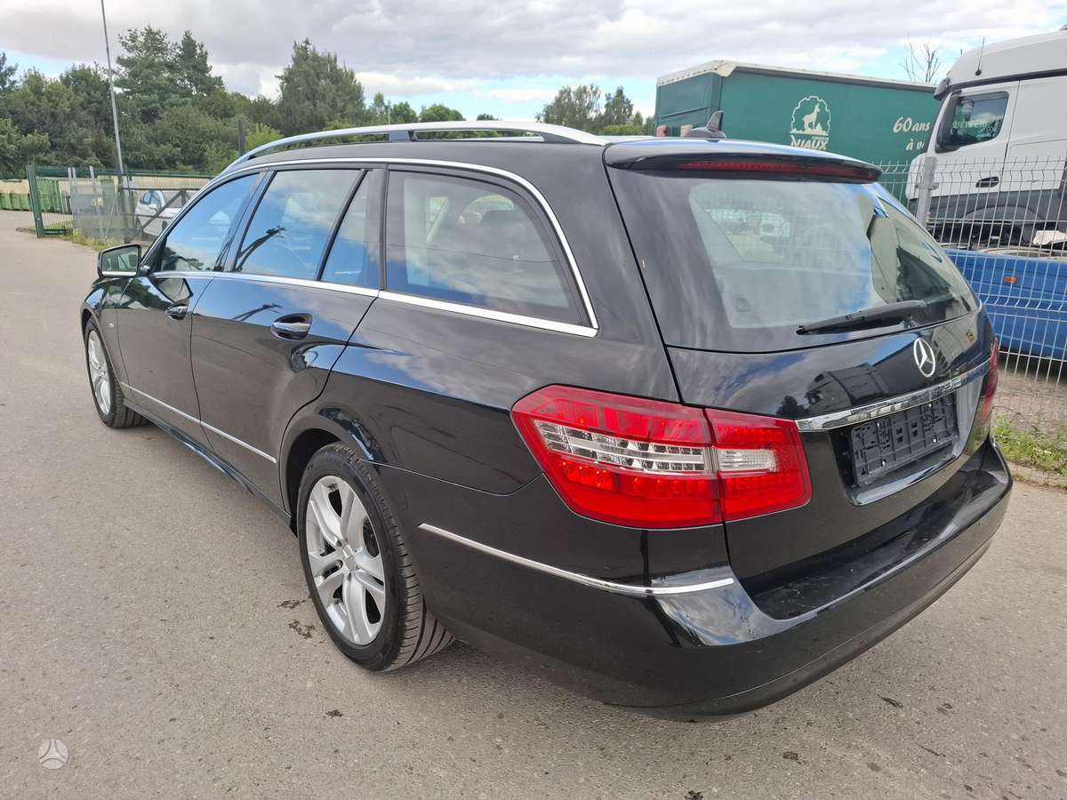 Mercedes-Benz E220 2011 — двигун 2143 cm³, 170 HP (125kW)