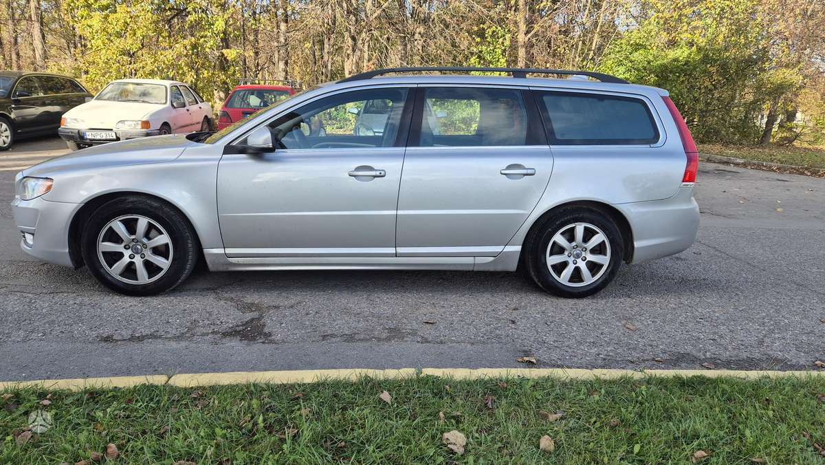 Volvo V70 2013 — салон