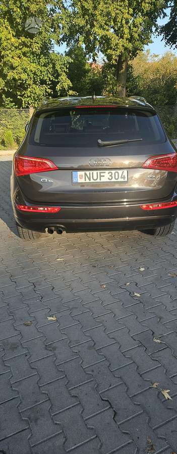 Audi Q5 2011 — салон