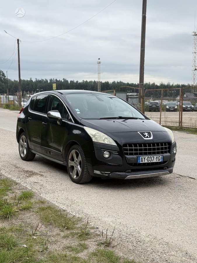 Peugeot 3008 2010 — interior