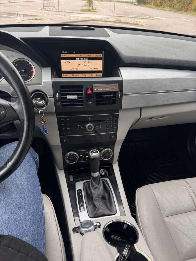 Mercedes-Benz GLK220 2009 — photo 10