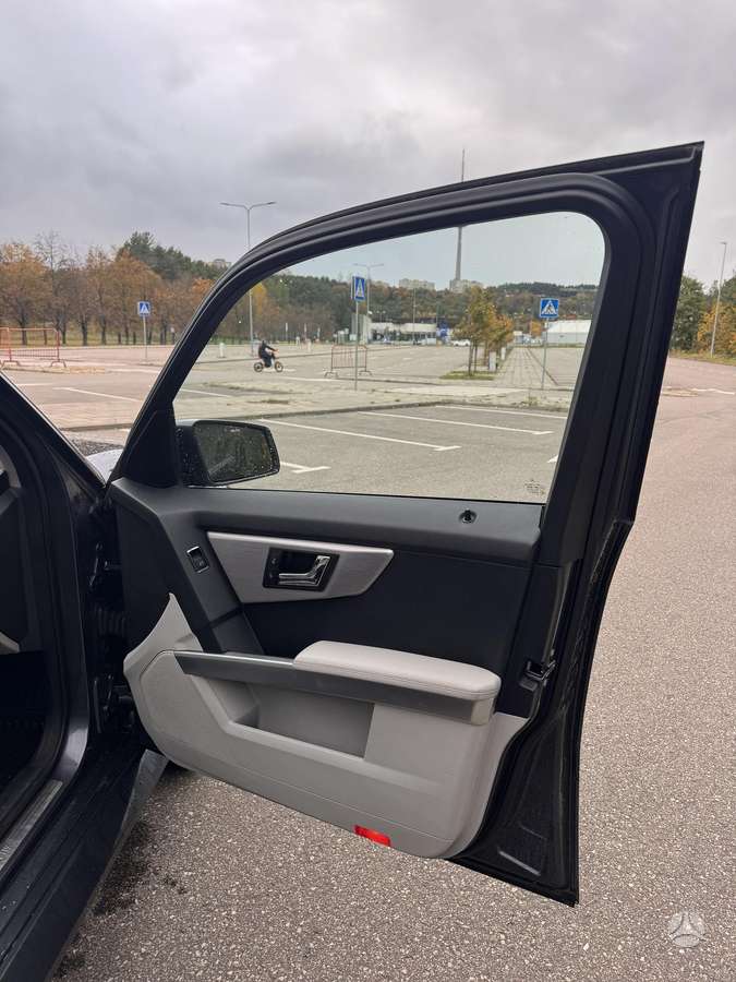 Mercedes-Benz GLK220 2009 — photo 9