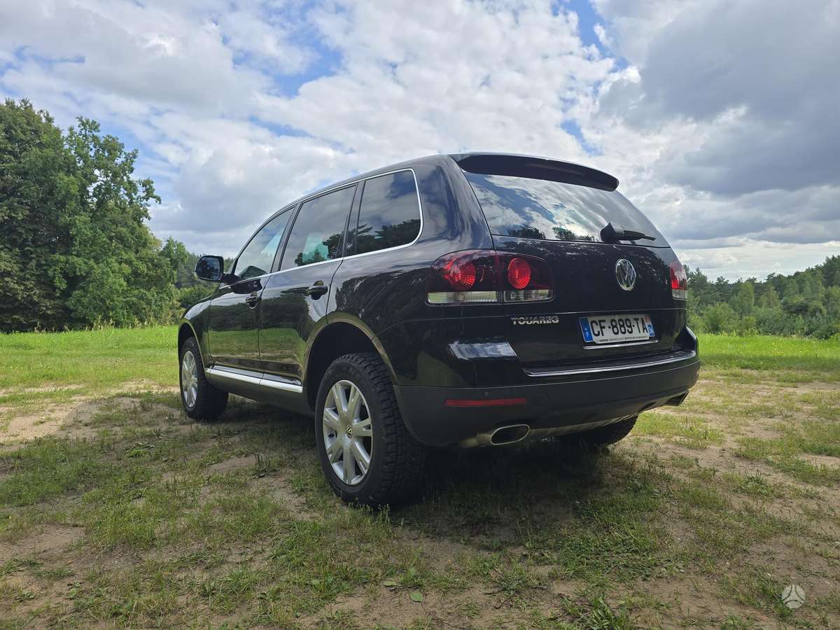 Volkswagen Touareg 2009 — салон