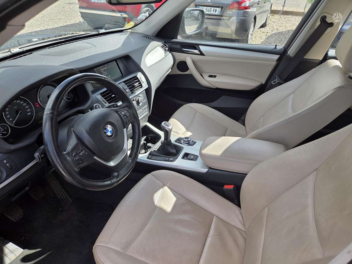 BMW X3 2011 — photo 10