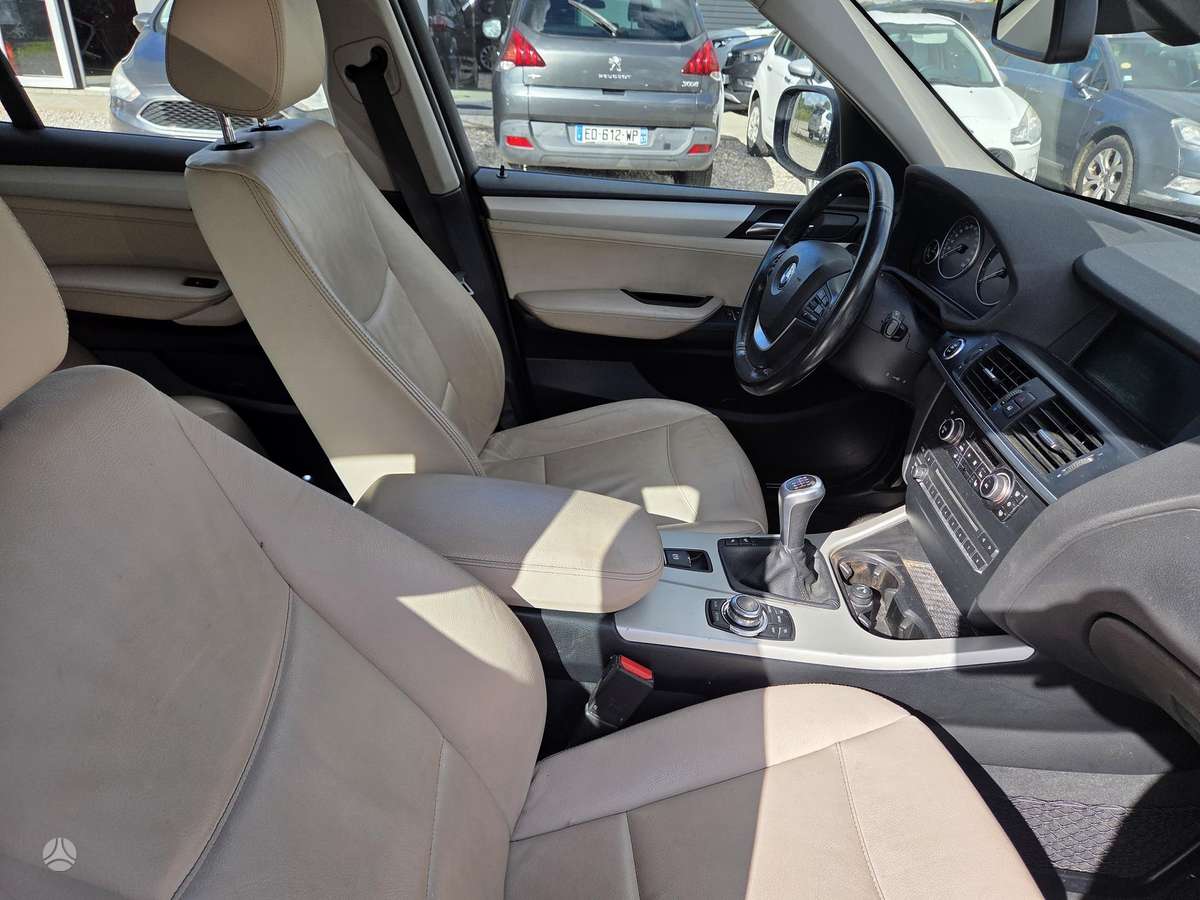 BMW X3 2011 — photo 11