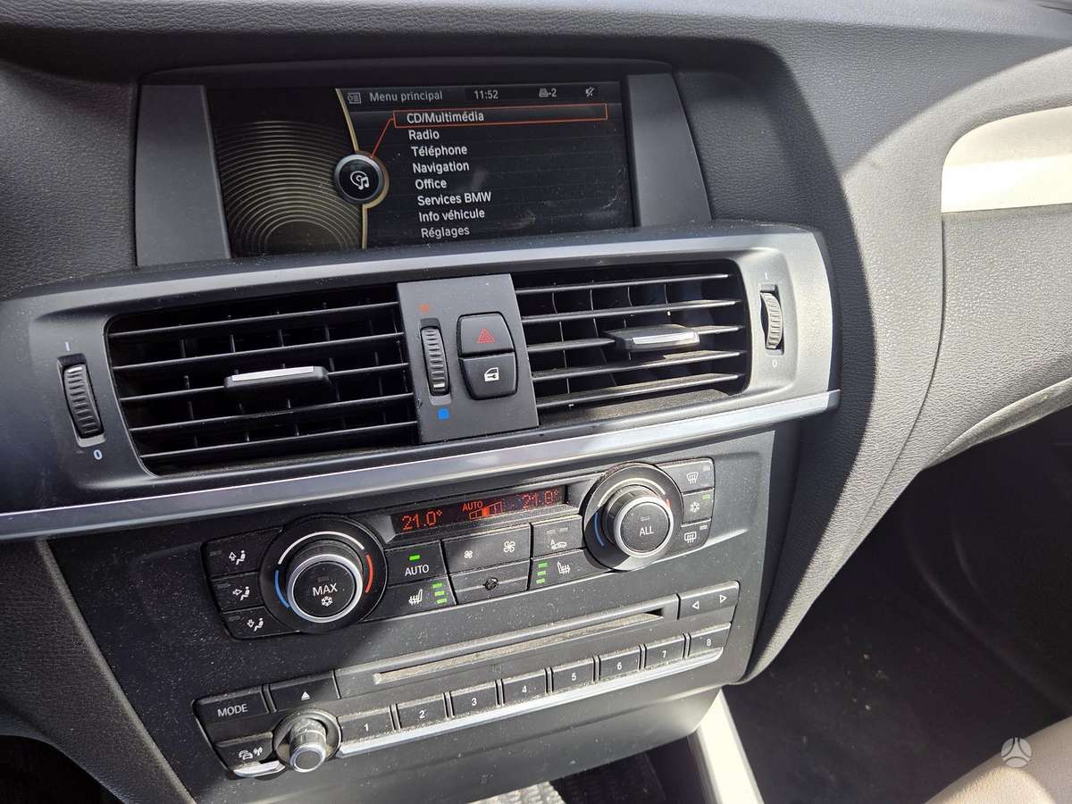 BMW X3 2011 — photo 13