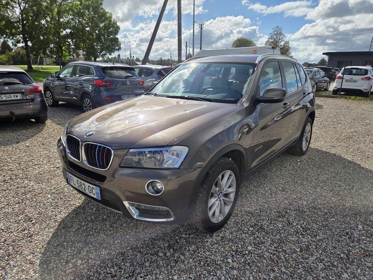 BMW X3 2011 — interior