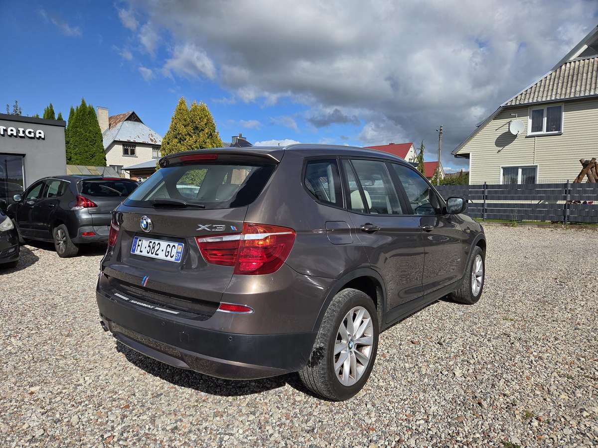BMW X3 2011 — photo 7