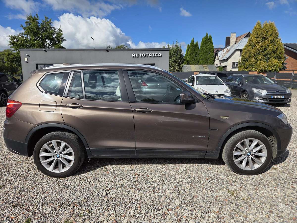 BMW X3 2011 — photo 8